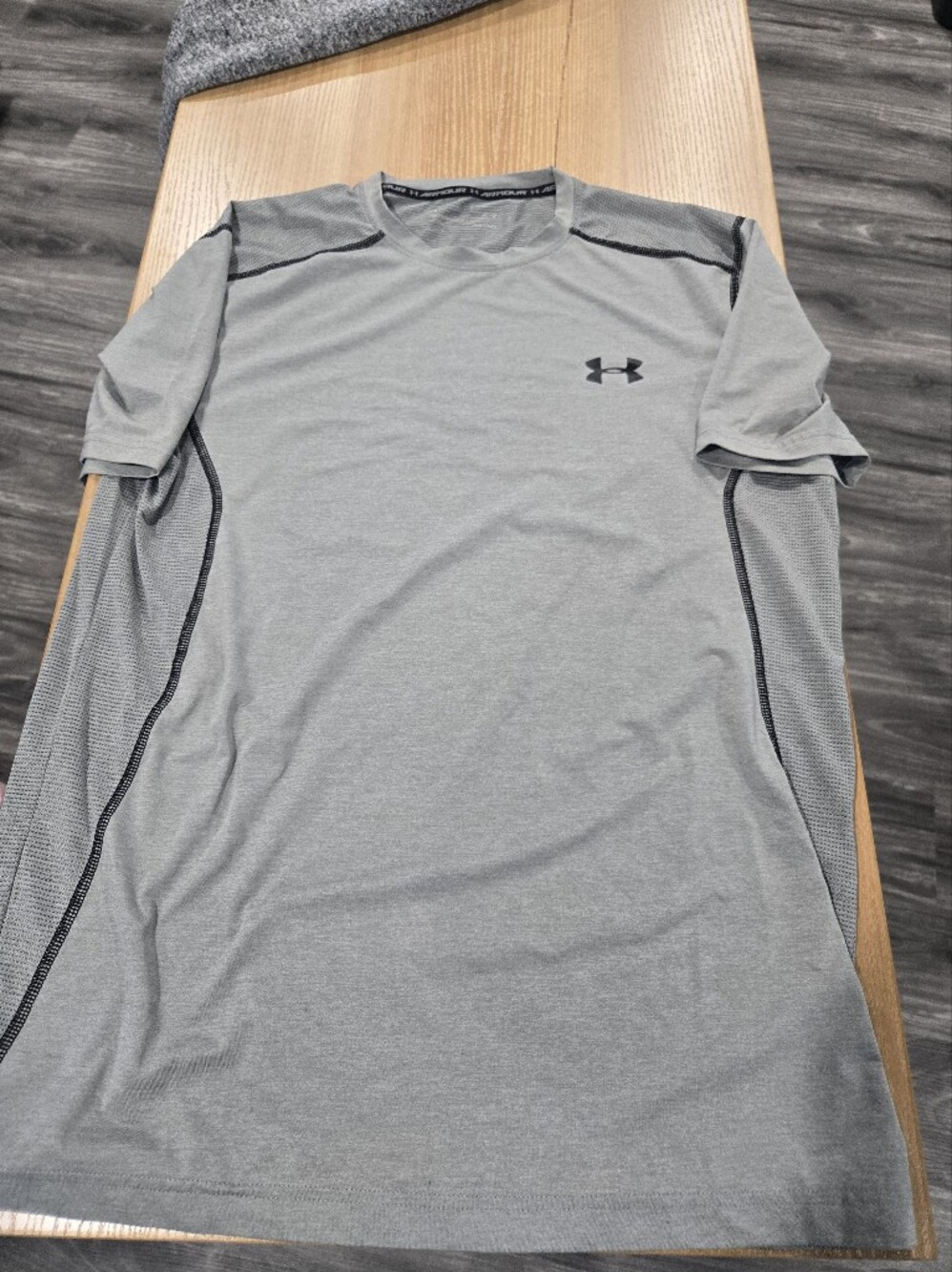 Under Armour Men's Light Gray Short-Sleeve Performance Tee